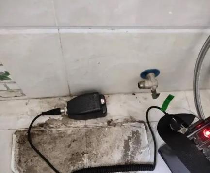 东安屋顶漏水维修公司分享下卫生间漏水的危害及解决方法